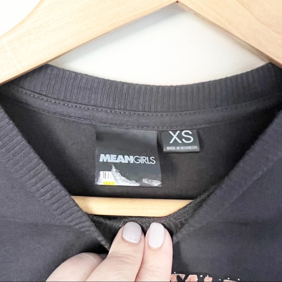 Mean Girls Winter Talent Show Christmas Is So Fetch Sweatshirt Grey Juniors XS - Picture 3 of 9